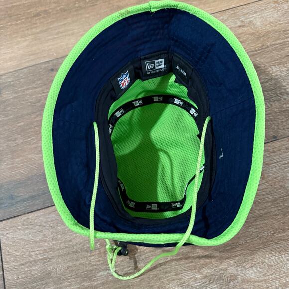 New Era NFL Seattle Seahawks Bucket Hat Reflective Trim Navy Blue Size XXL - Picture 5 of 6